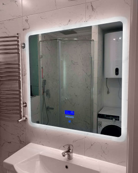 Зеркало с радио и подсветкой для ванной Катани
